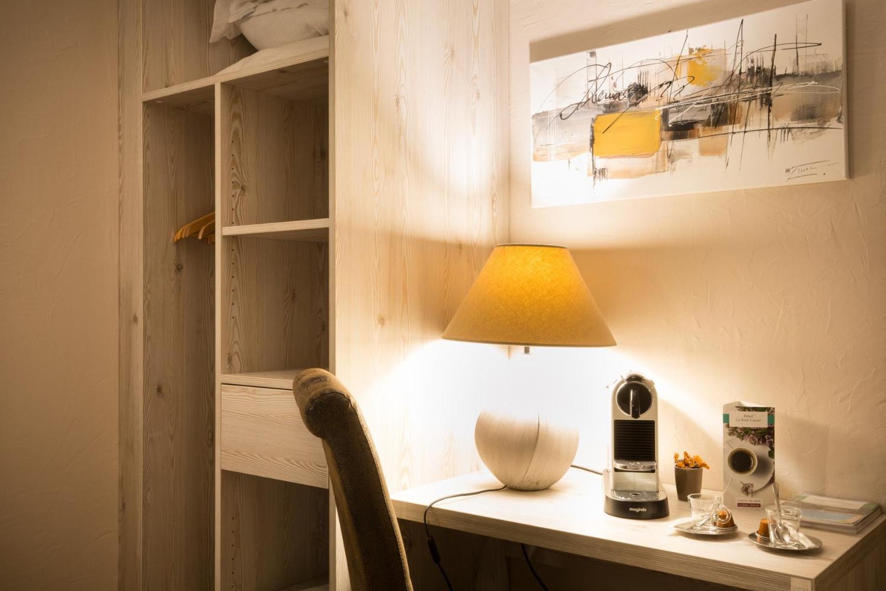 Logis Hotel Le Petit Casset La Boisse Phòng bức ảnh