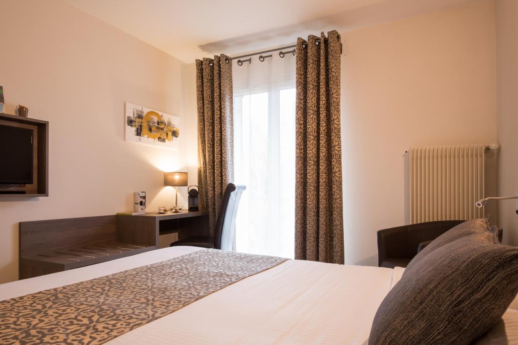 Logis Hotel Le Petit Casset La Boisse Phòng bức ảnh