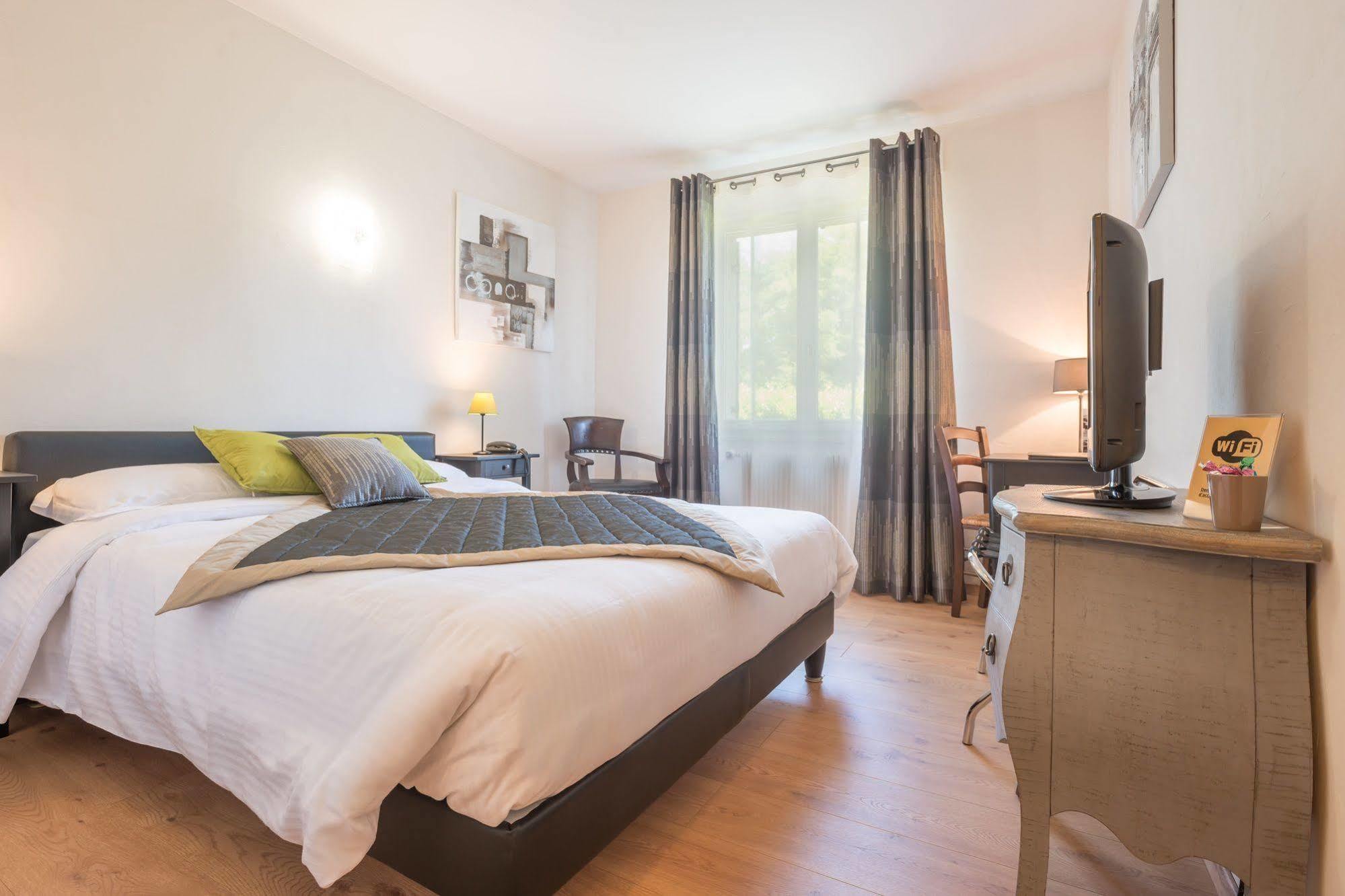 Logis Hotel Le Petit Casset La Boisse Ngoại thất bức ảnh