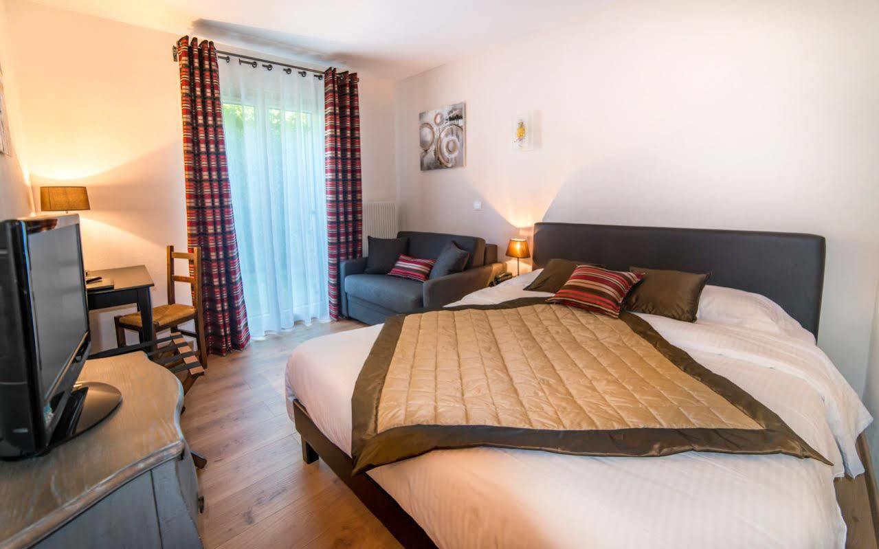 Logis Hotel Le Petit Casset La Boisse Ngoại thất bức ảnh
